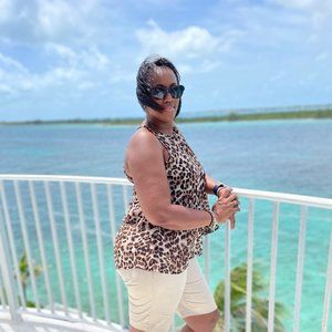 Meet your Posher, Vanessa